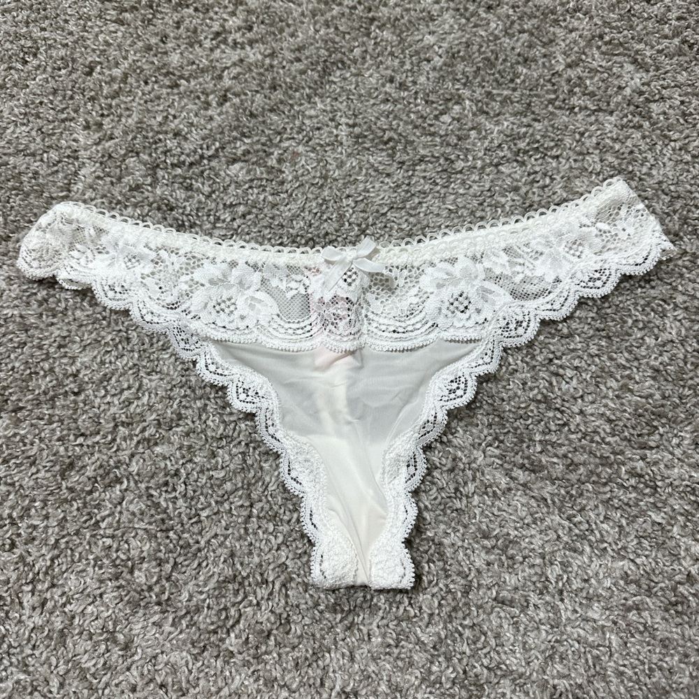 Victoria’s Secret Dream Angels Lace & Satin Thong Panty